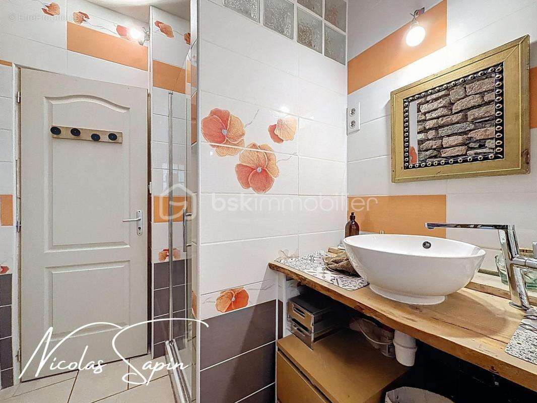 Maison à NOTRE-DAME-DE-MESAGE