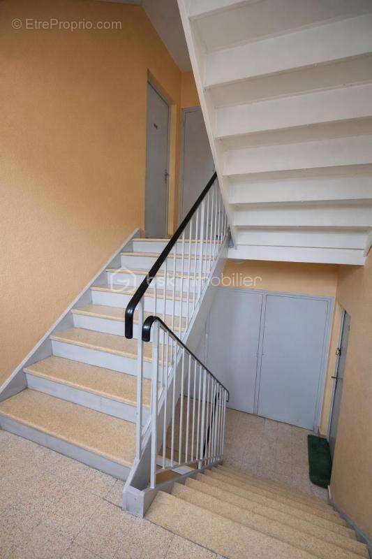 Appartement à BOURG-SAINT-ANDEOL