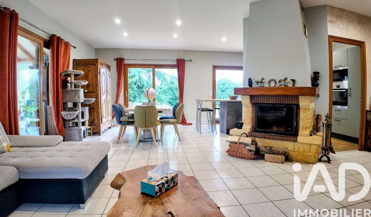 Photo 4 - Maison à SAINT-JUST-SAINT-RAMBERT