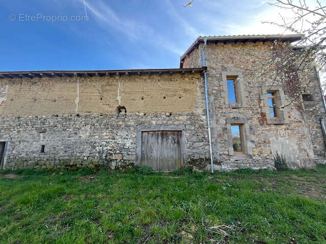 Maison à VERTOLAYE