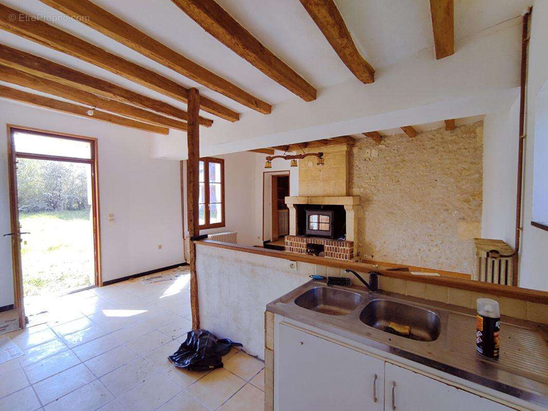 Longère Chaumussay 5 pièce(s) 109 m2 sur 2 Ha - photo 9