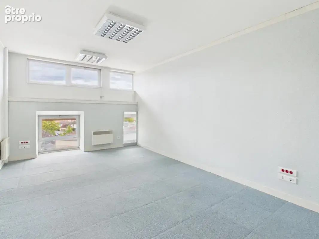 Lons-le-saunier — bureaux lumineux/ascenseur/stationnements - photo 8