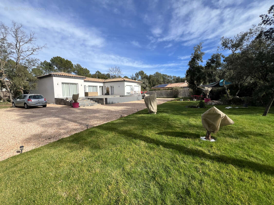 Maison à SILLANS-LA-CASCADE
