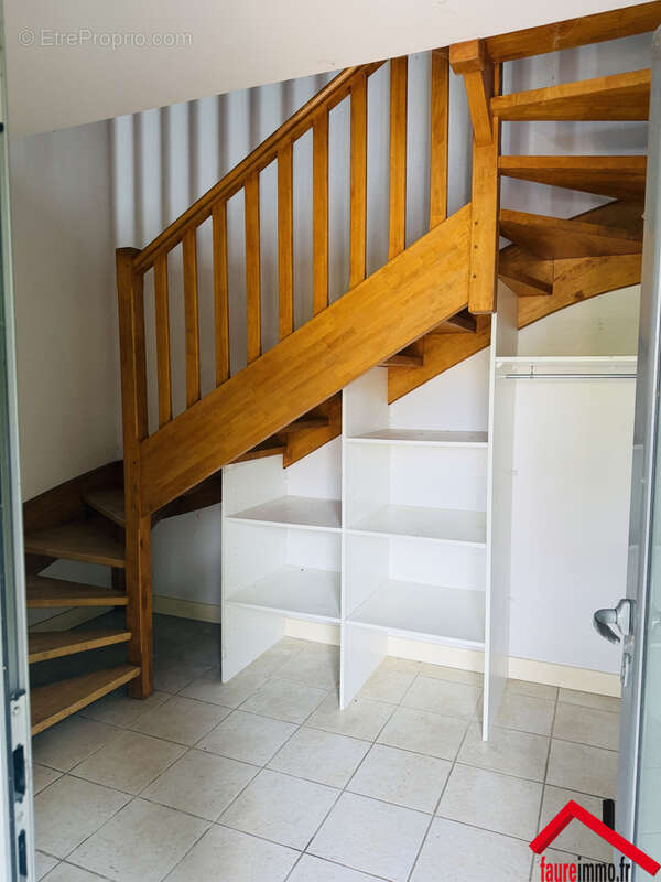Immeuble a varetz - photo 3