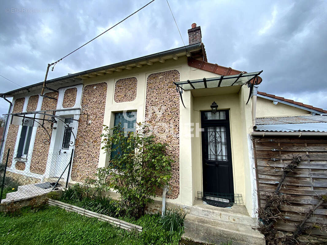 Maison à TOURNAN-EN-BRIE