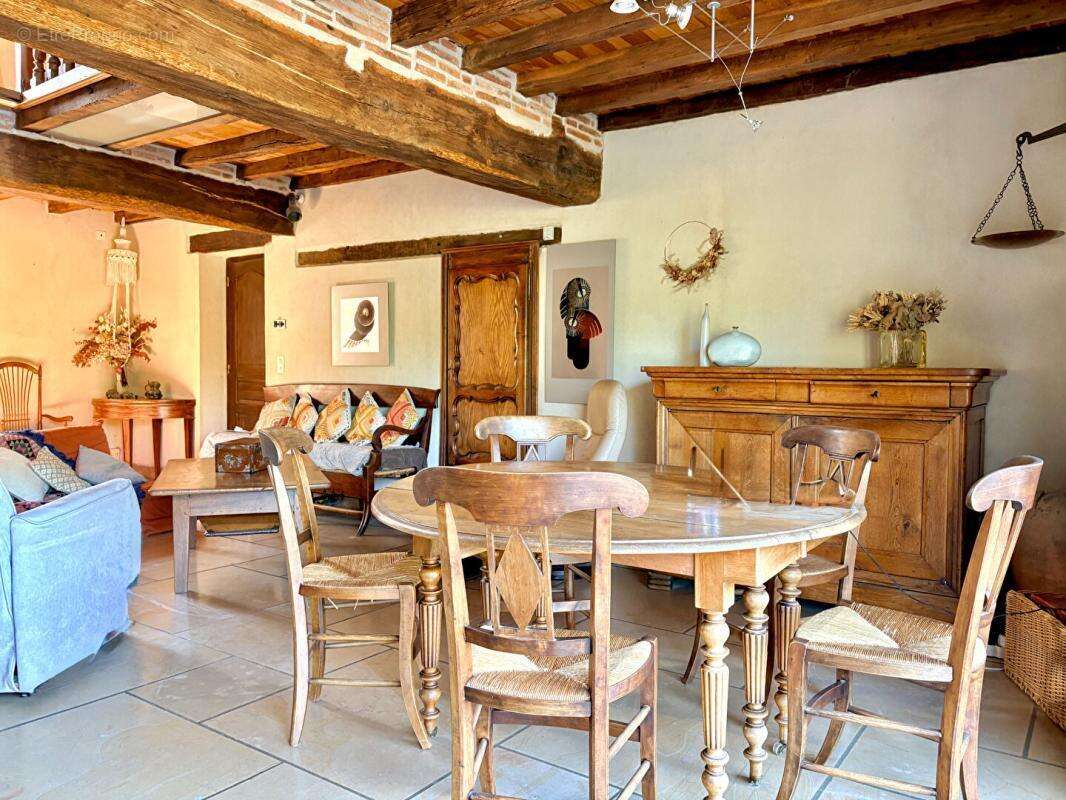 EXCLUSIVITE : Très belle ferme rénovée à Saint Rémy (01) - photo 6
