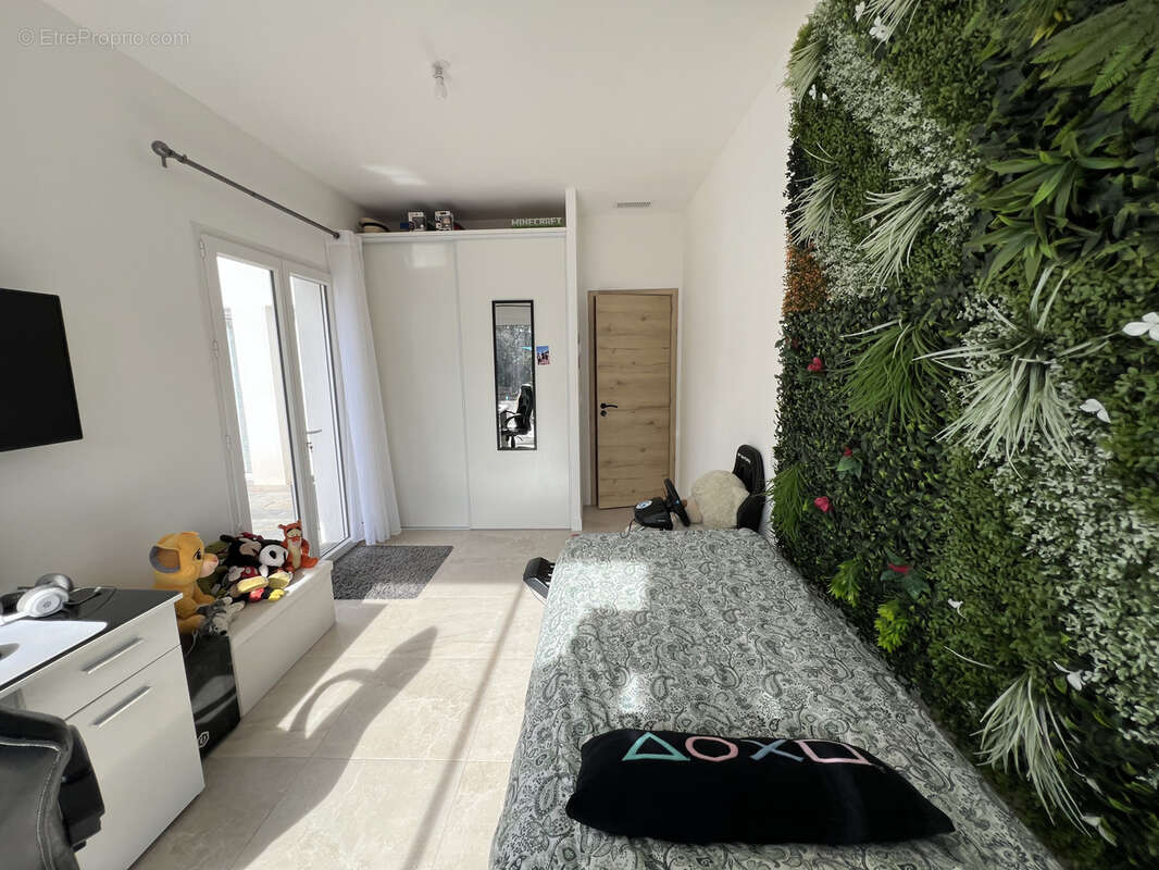 Maison à SILLANS-LA-CASCADE