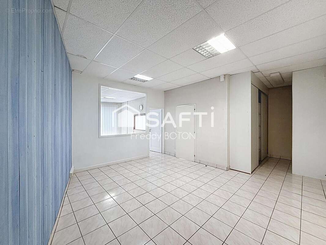 Photo 2 - Commerce à MONCOUTANT