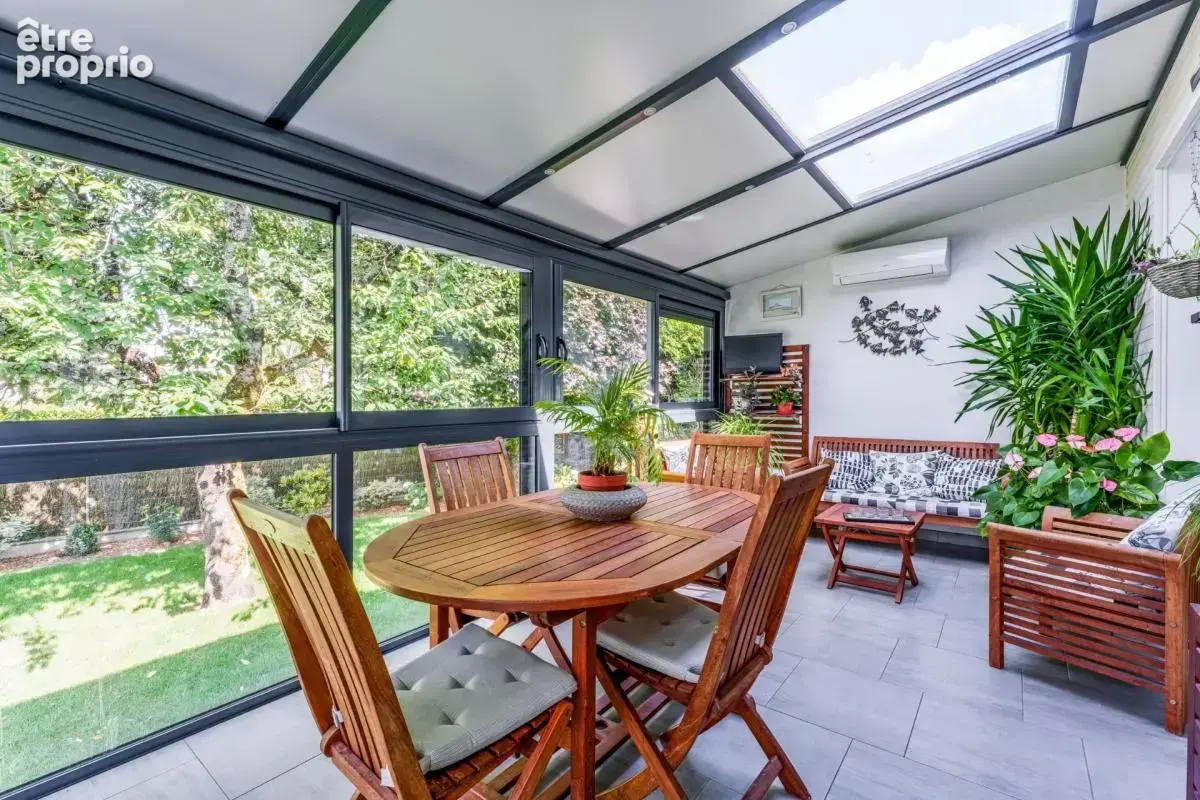 Maison à vendre 8 pièces SAINT CYR SUR LOIRE (37) - photo 4