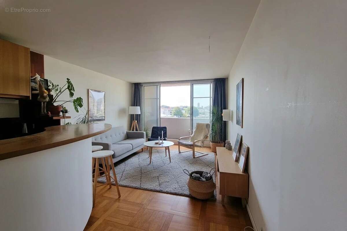 Appartement à LES LILAS