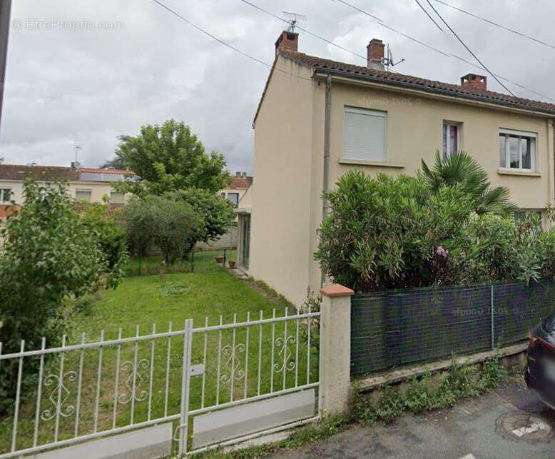 Maison à SAINT-JUERY