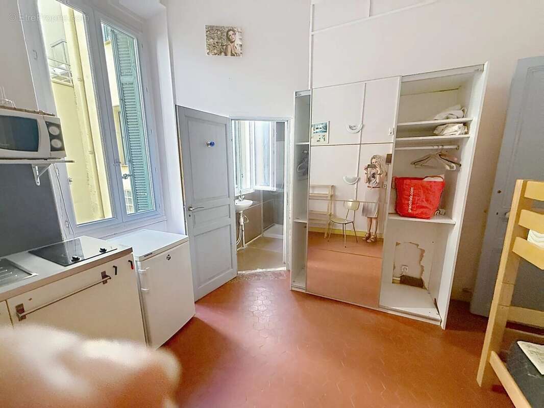 Cannes 300 m. palais : bourgeois a renover + jardin - photo 8