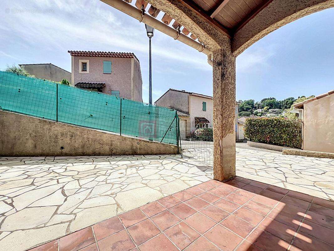 Maison à AURIBEAU-SUR-SIAGNE