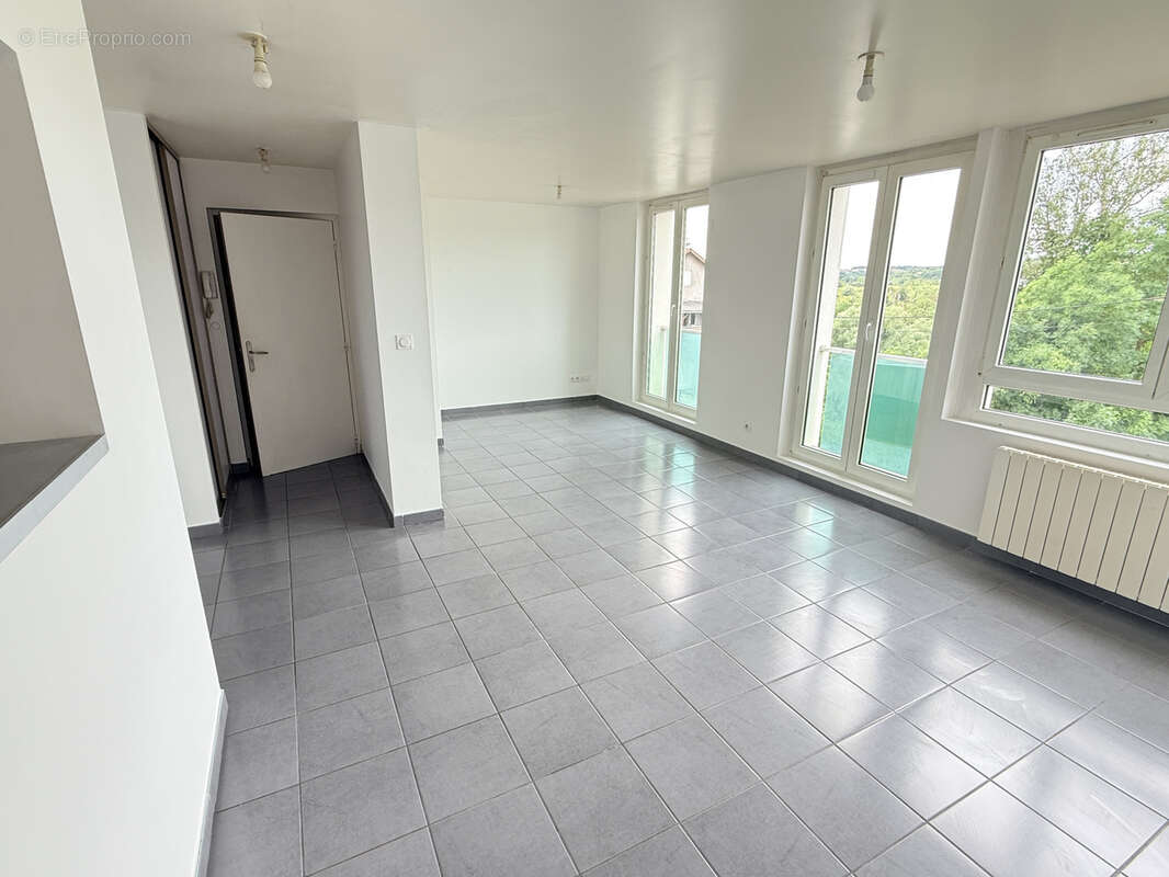Appartement rénové F4 - photo 3