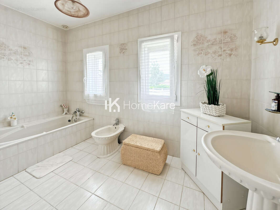 Maison 110 m² à Boussens  - photo 8