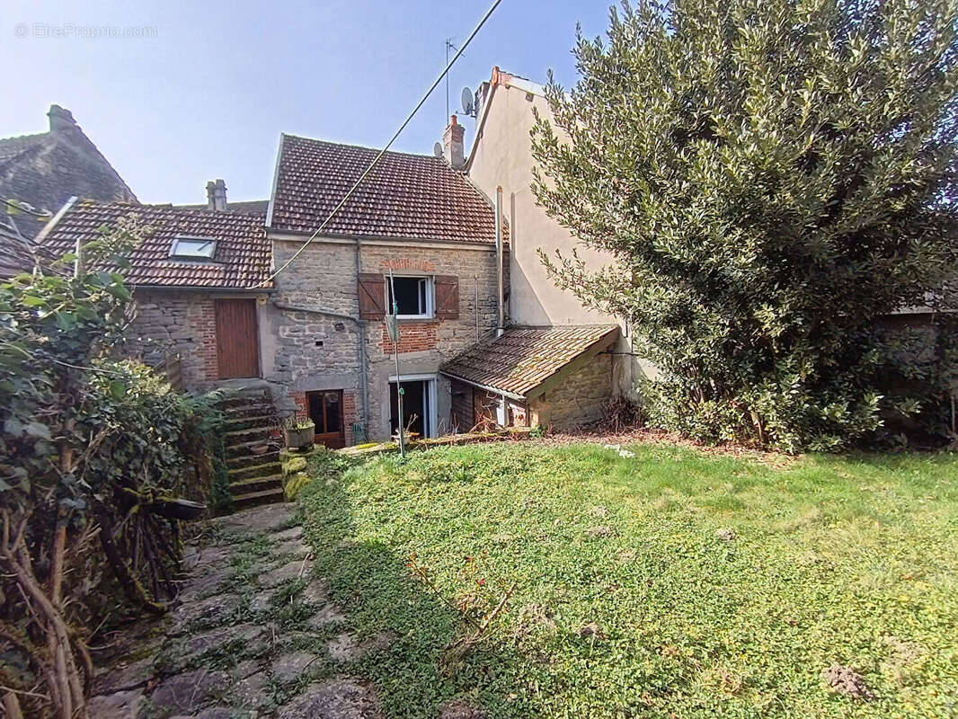 Maison à VIEILMOULIN