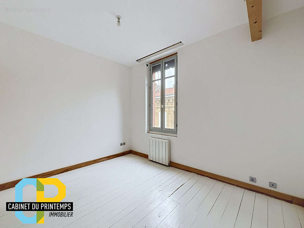 Rue des Chalets - Appartement trois pièces dans une petite copropriété - photo 3