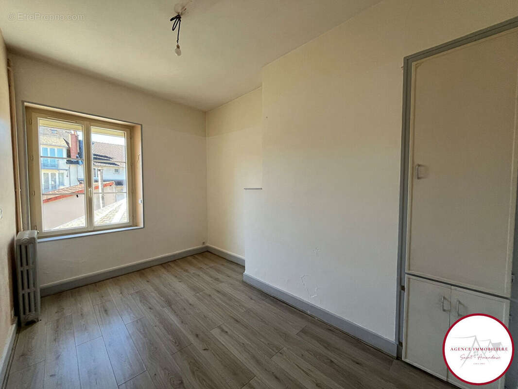 Appartement à SAINT-AMAND-MONTROND