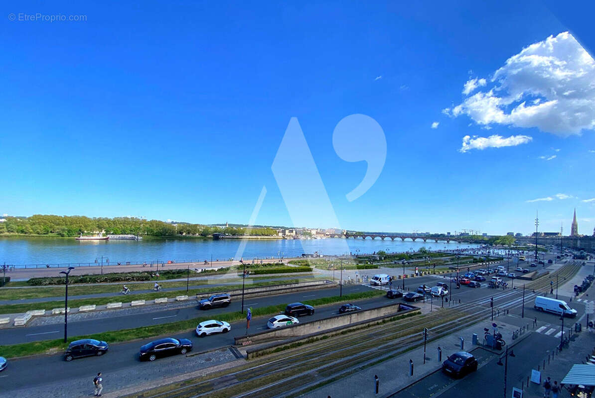 ARCHITECTURE AVEC VUE - 1800 - Appartement traversant avec ascenseur - photo 2