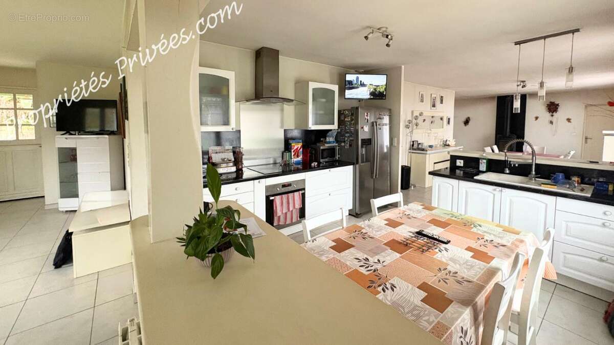 Maison Monthou Sur Bievre 10 pièce(s) 135 m2 - photo 6