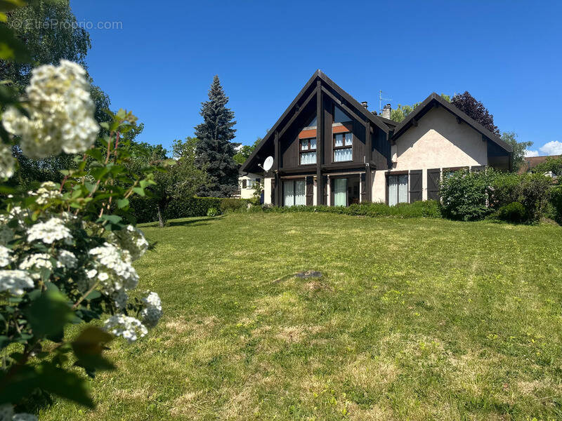 Maison à PREVESSIN-MOENS