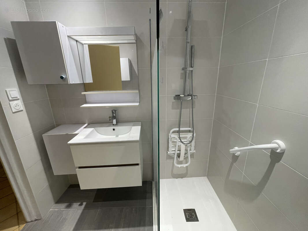 Appartement à L'ARBRESLE