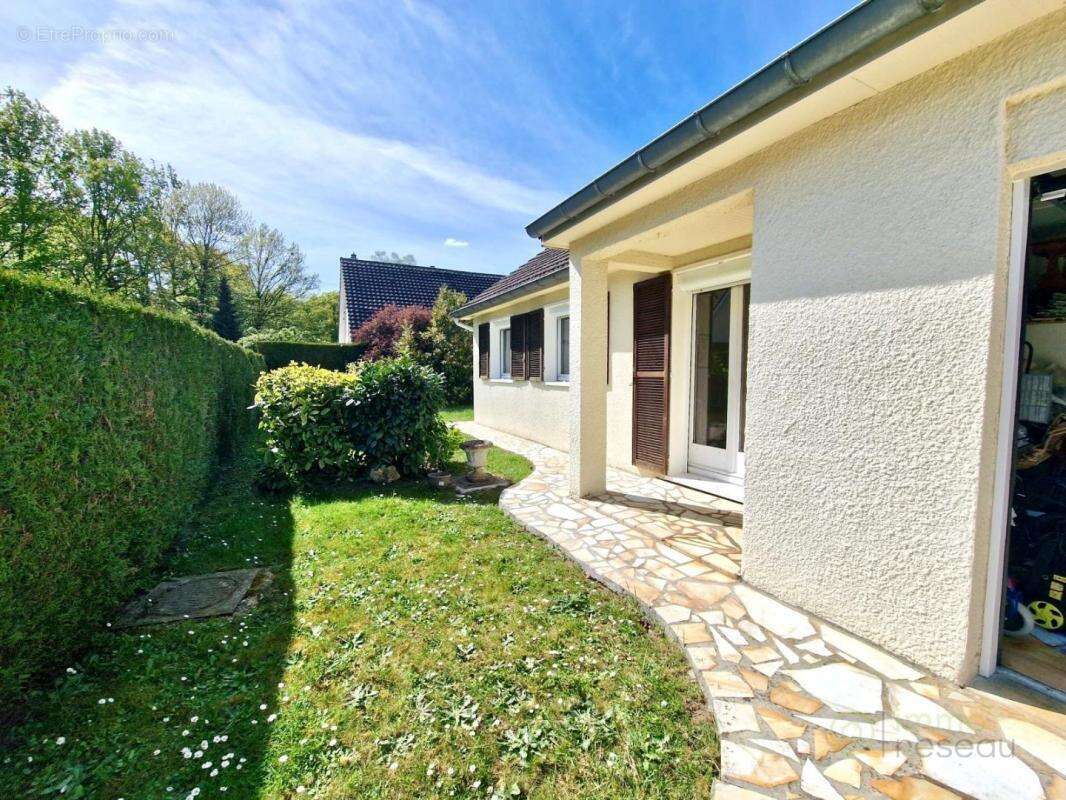 Maison à OZOIR-LA-FERRIERE