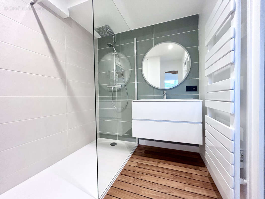 Appartement à YENNE