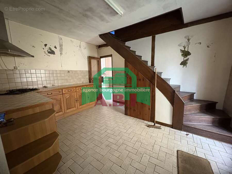 Maison à VARZY