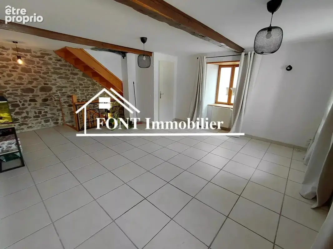 Cellieu,  belle maison de village  rénovée avec grande terrasse - photo 6