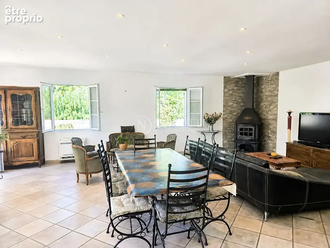 Robion, belle villa individuelle à deux pas des commerces - photo 6