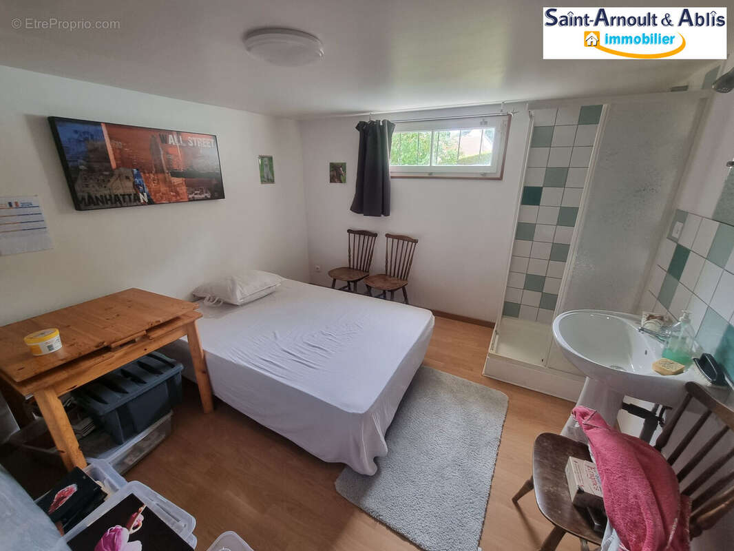 Maison à SAINT-ARNOULT-EN-YVELINES