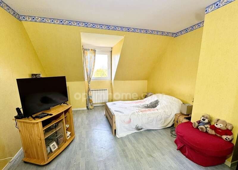 Maison familiale avec 4 chambres, terrain de 9 000 m², dépendances et vie de plain-pied possible - Belle Vie en Auge(14270) - photo 16