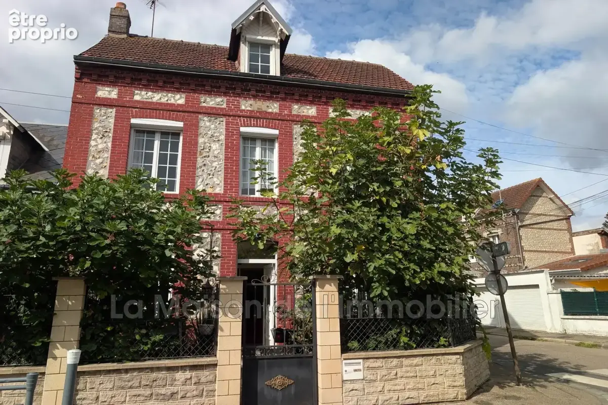 Photo Maison à Saint-Etienne-Du-Rouvray au prix de 175 000€
