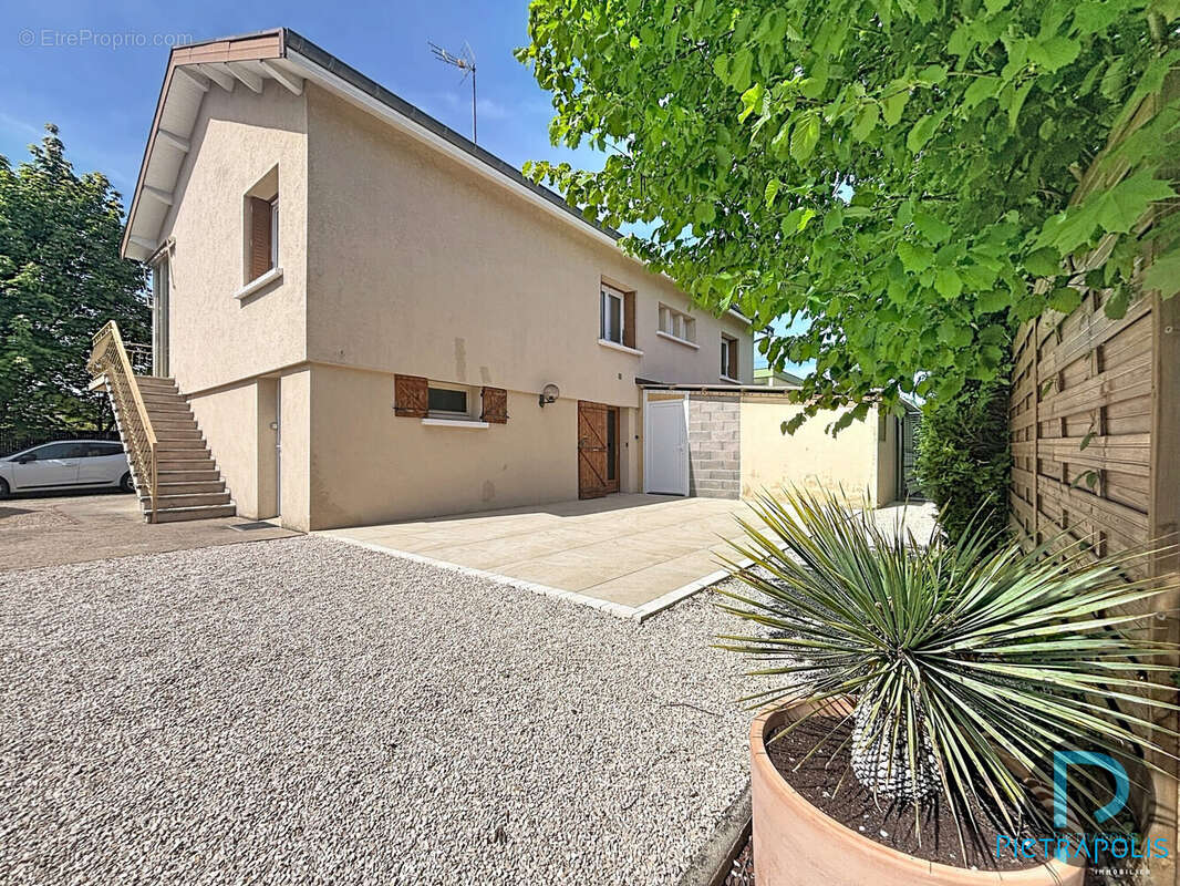 Maison à VONNAS