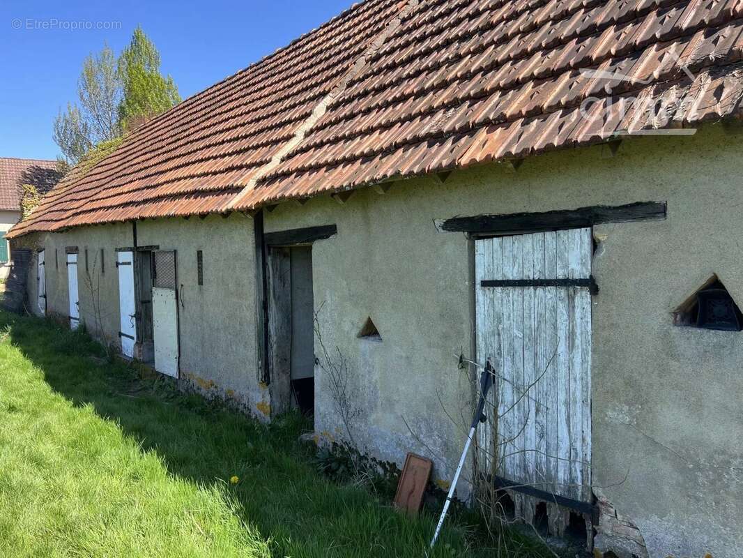 Maison à THIEL-SUR-ACOLIN