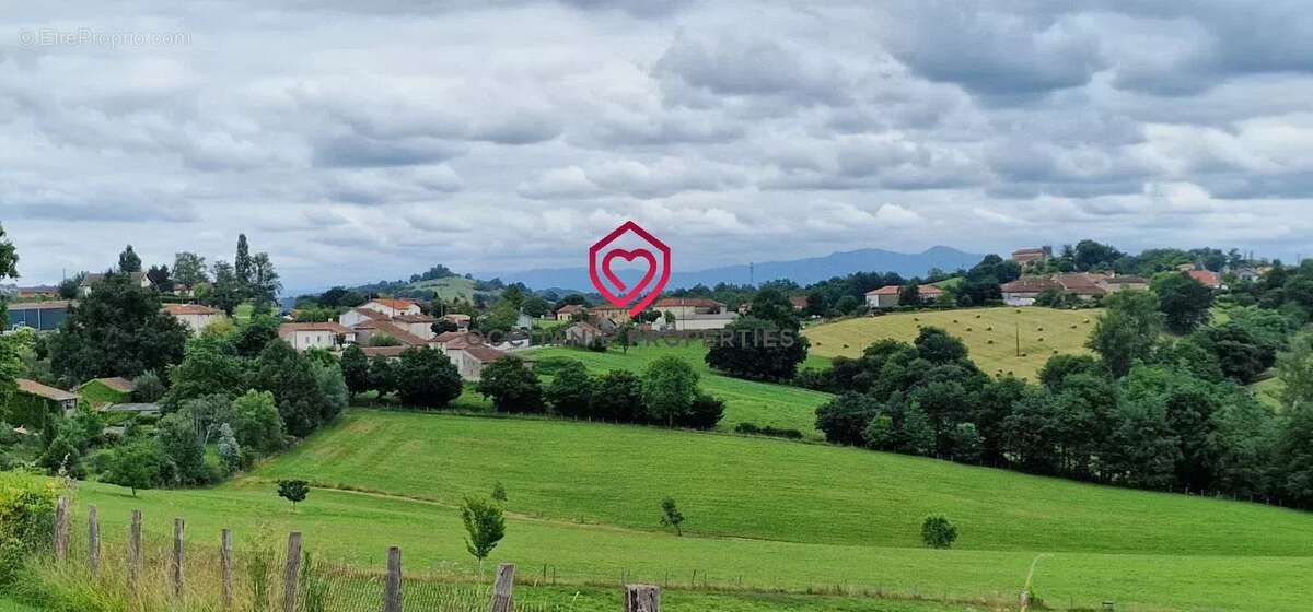Terrain à SALIES-DU-SALAT