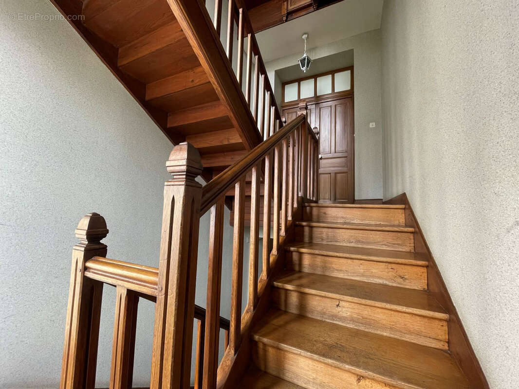 Appartement à RIOM-ES-MONTAGNES