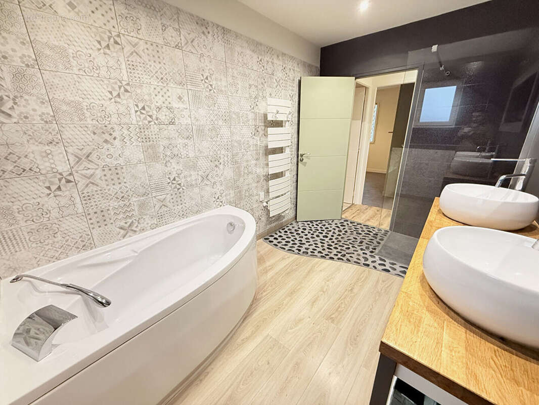 Maison à LA BACONNIERE