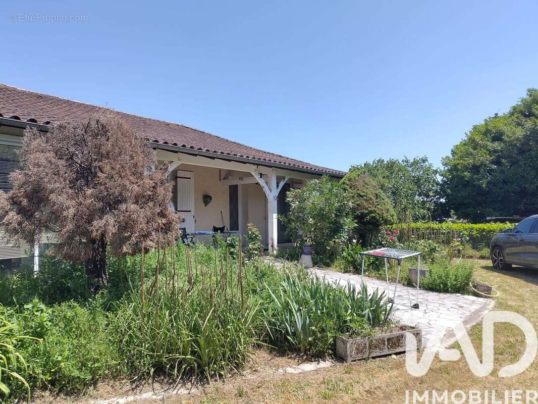 Maison 108 m² à Allas-Les-Mines  - photo 2
