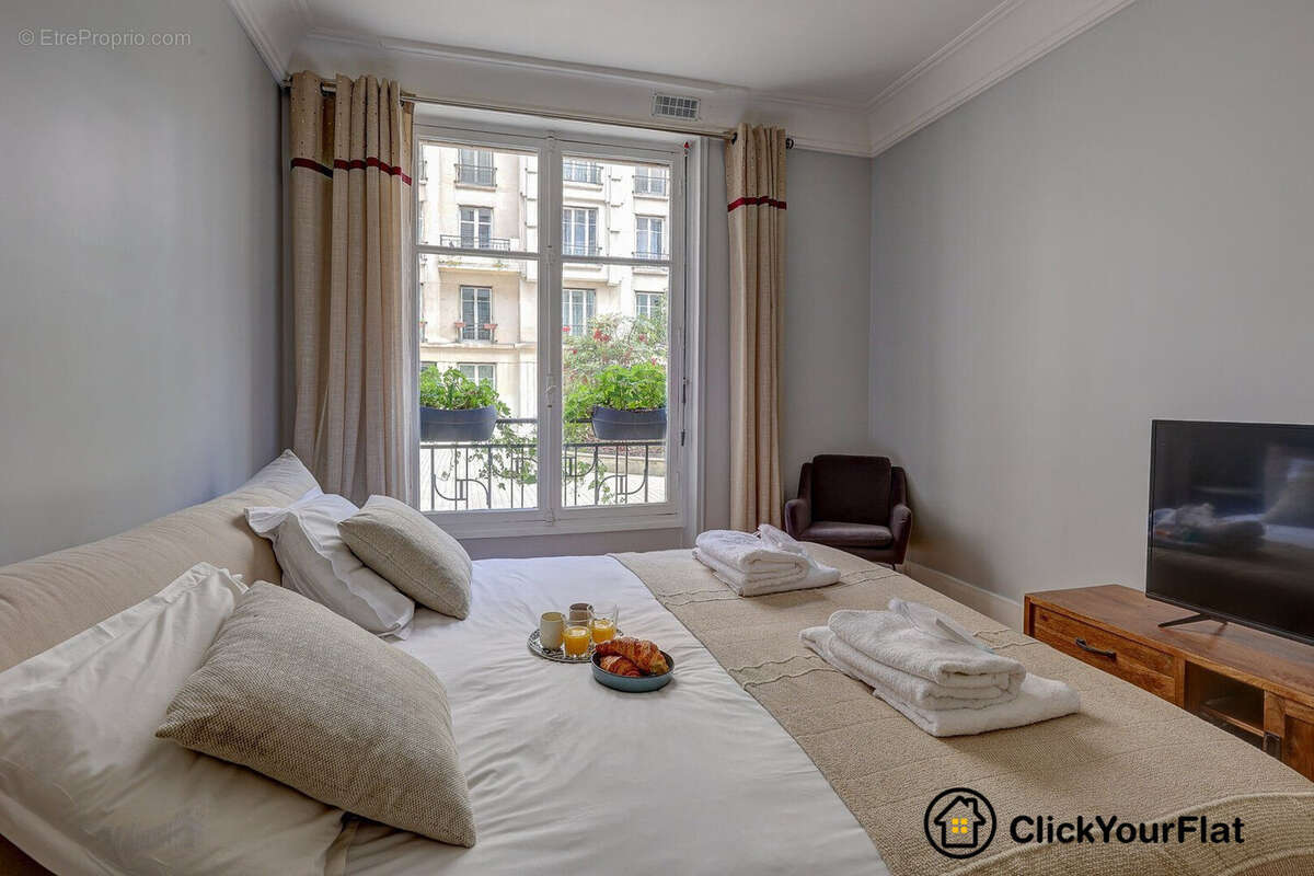 Appartement à PARIS-16E