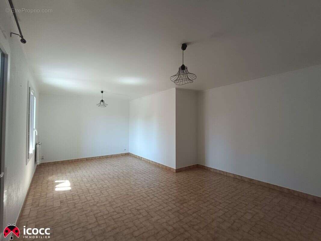 Maison 75 m² à Sainte-Gemme-La-Plaine  - photo 3