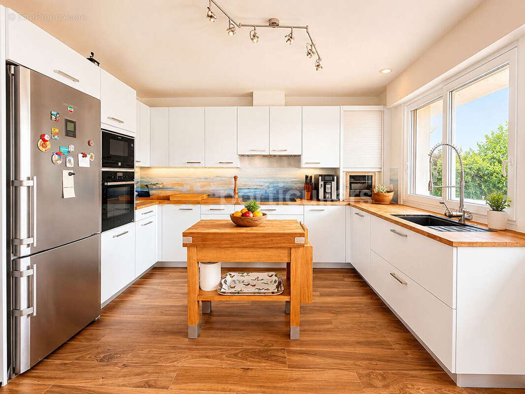 Maison de 158m²  au centre de La Grière - photo 3