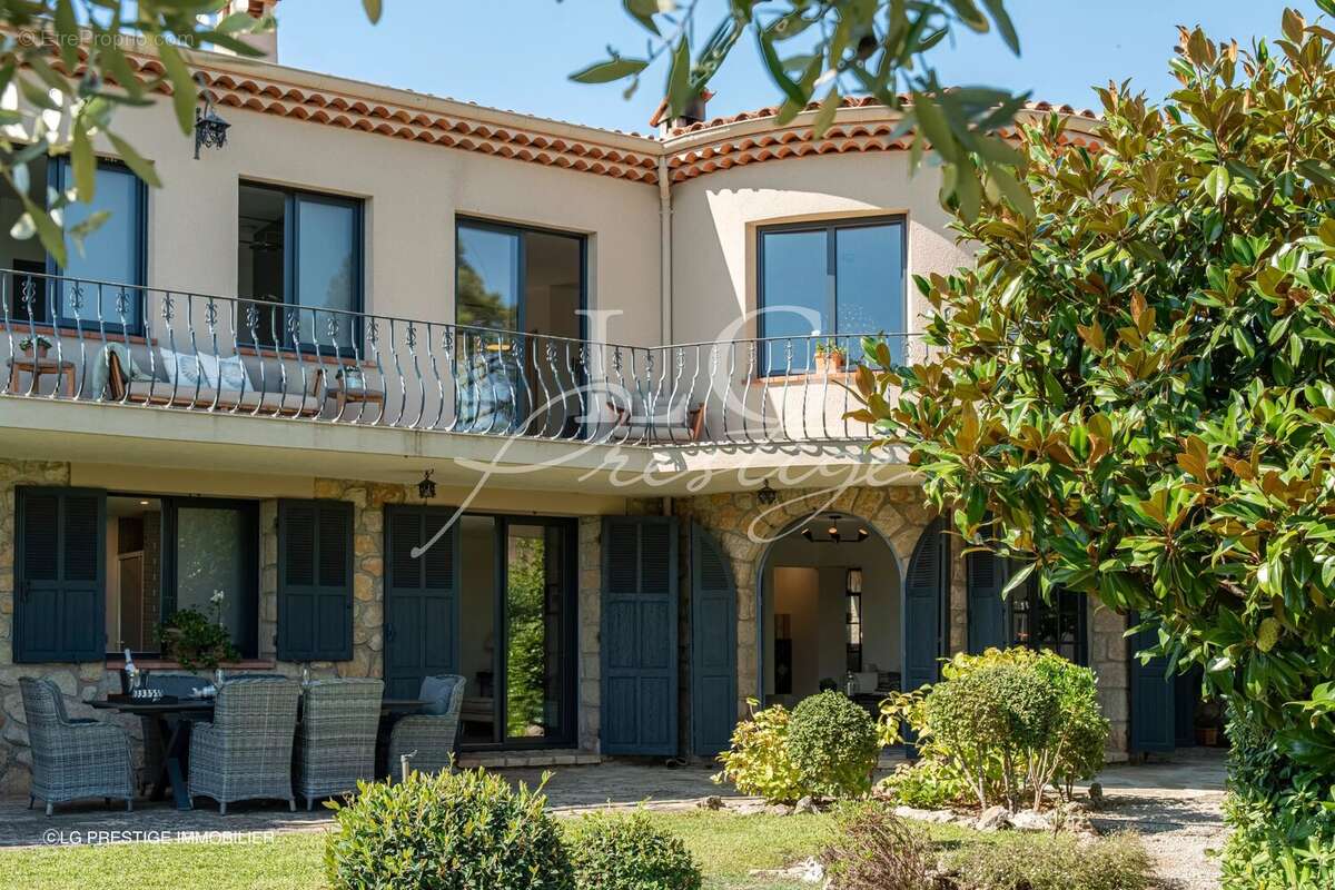 Maison à MANDELIEU-LA-NAPOULE