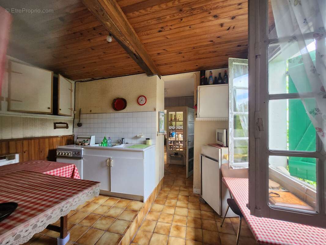 Maison à PIERRE-BUFFIERE