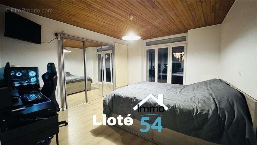 Appartement à VIRECOURT