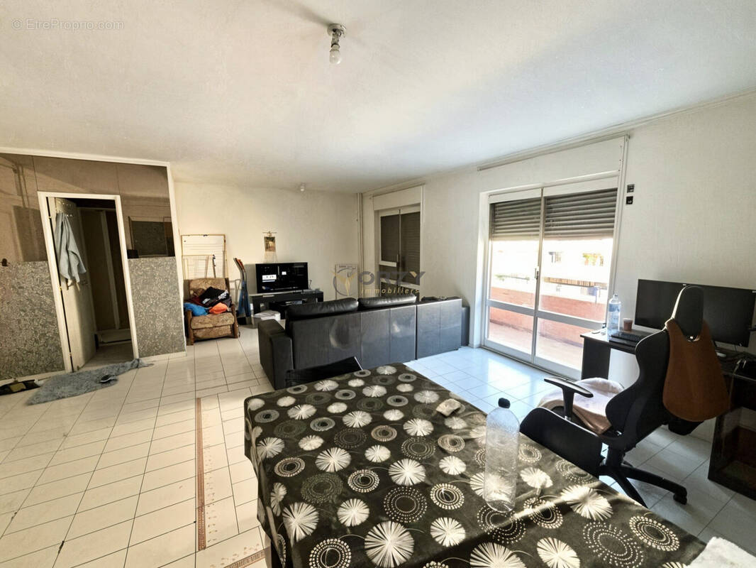 Appartement à MARSEILLE-3E