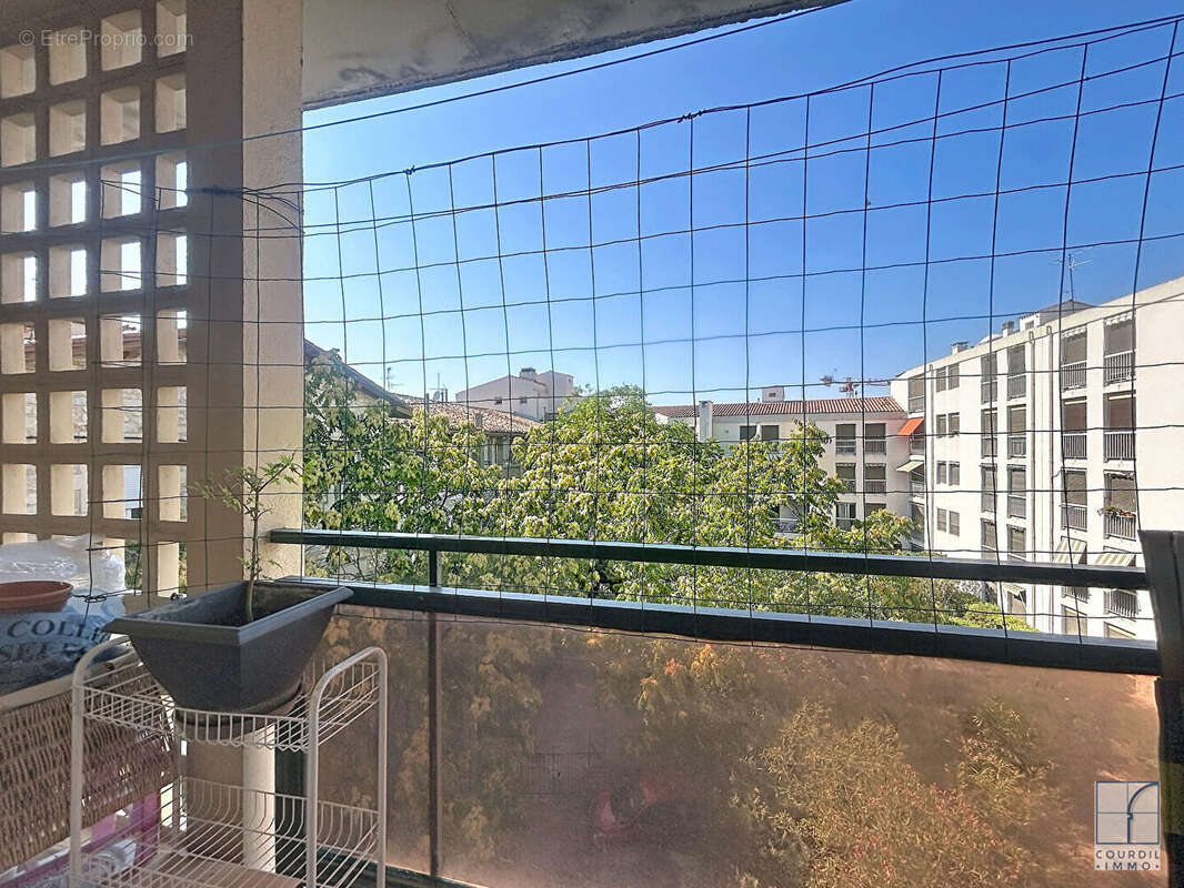 Nîmes 3 pièces vendu loué 65,90 m² cave et parking - photo 3