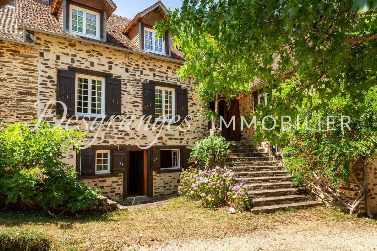 Maison 14 pièces 434 m² à vendre à Payzac (24270) - photo 3