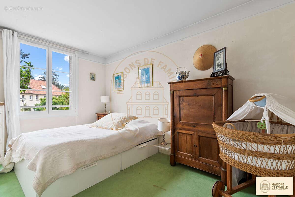 Maison à LA CELLE-SAINT-CLOUD